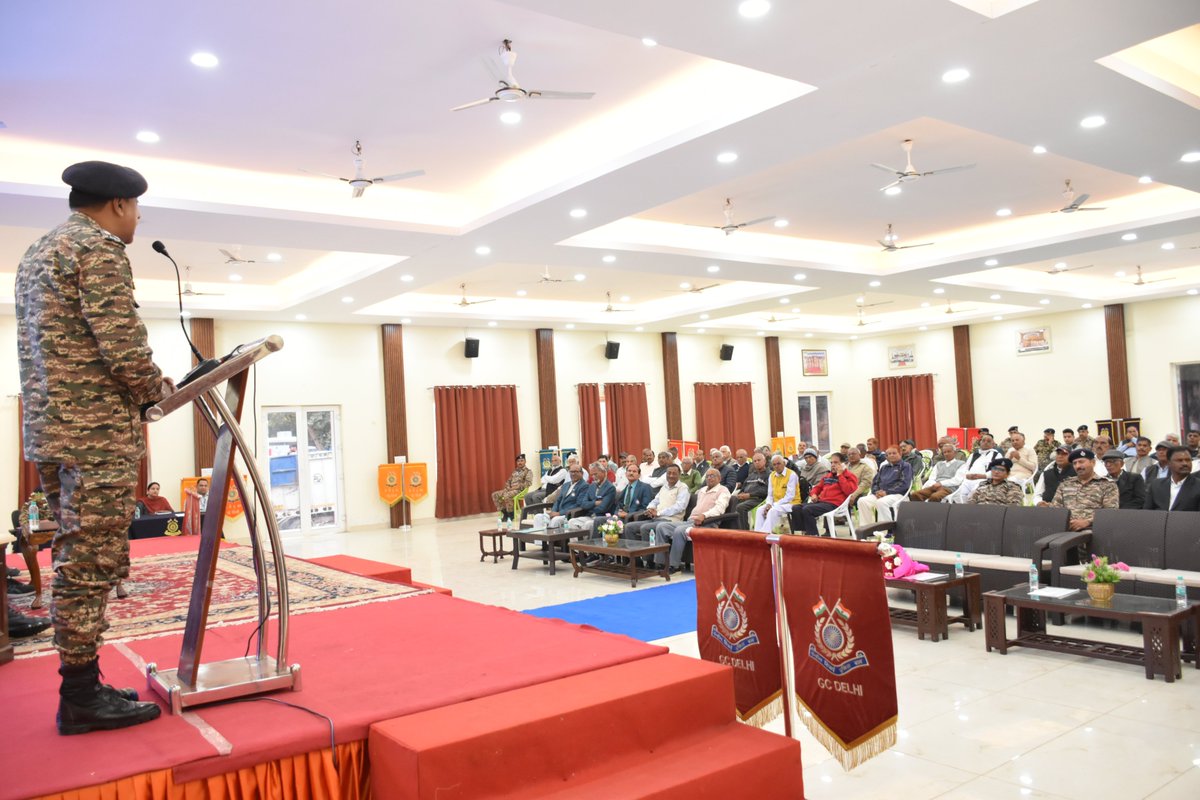 CrpfGc's tweet photo. Celebrated #Veteranday at Group Centre, New Delhi on today and honored the retirees by DIG, GC New Delhi. #retirement
@crpfindia
@igpnscrpf https://t.co/ec2rlq21jL