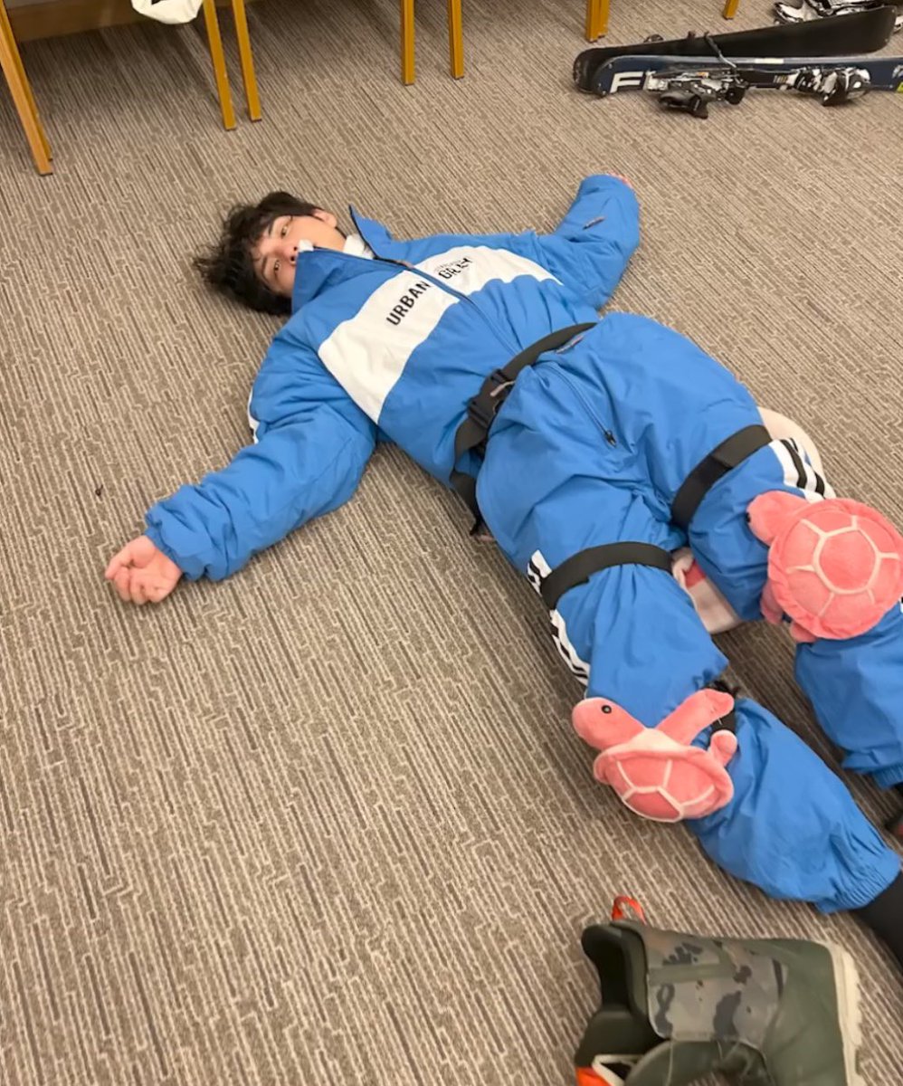 carpediemk1219d's tweet photo. ⬇️귀여운 필북이로 보여요
                                    남자로 보여요⬇️ https://t.co/j16gvUMblv