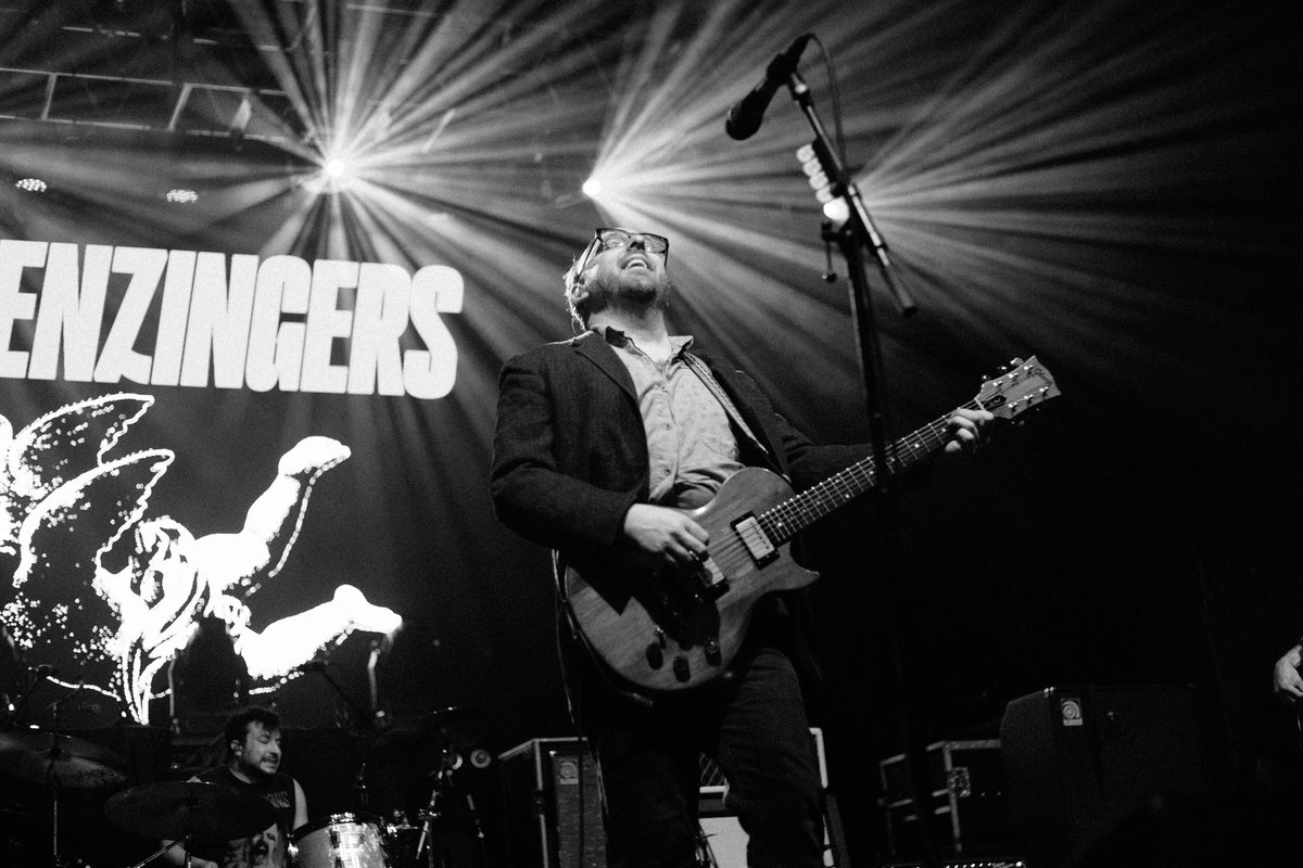 HowWeAreupdates's tweet image. Photographed @dropkickmurphys with @themenzingers and @teenbottlerock at @TheParamountNY in Huntington, NY on 2/26/25. See more photos here: tinyurl.com/yeyjzfyc 📷:@TheAndyJimenez