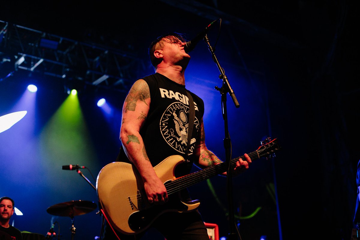 HowWeAreupdates's tweet image. Photographed @dropkickmurphys with @themenzingers and @teenbottlerock at @TheParamountNY in Huntington, NY on 2/26/25. See more photos here: tinyurl.com/yeyjzfyc 📷:@TheAndyJimenez