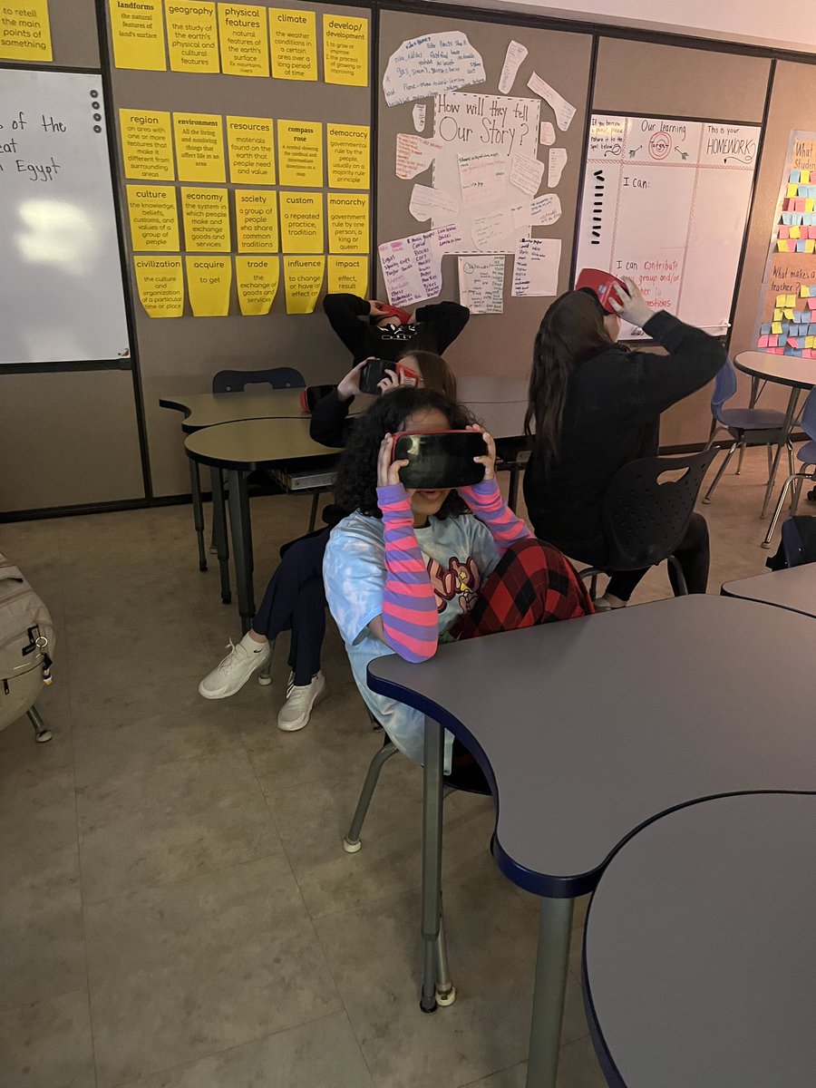 techiepusher's tweet image. All 6th students at Pine Grove Middle School got to take a virtual field trip to Egypt.  We learned about pharaohs, hieroglyphics, the Nile River, the Sphinx, the Great Pyramids of Giza , the Valley of the Kings and more!! One of our favorite trips!! #VR @RobotLABInc @AWilsonESM