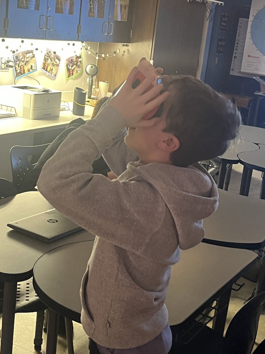 techiepusher's tweet image. All 6th students at Pine Grove Middle School got to take a virtual field trip to Egypt.  We learned about pharaohs, hieroglyphics, the Nile River, the Sphinx, the Great Pyramids of Giza , the Valley of the Kings and more!! One of our favorite trips!! #VR @RobotLABInc @AWilsonESM