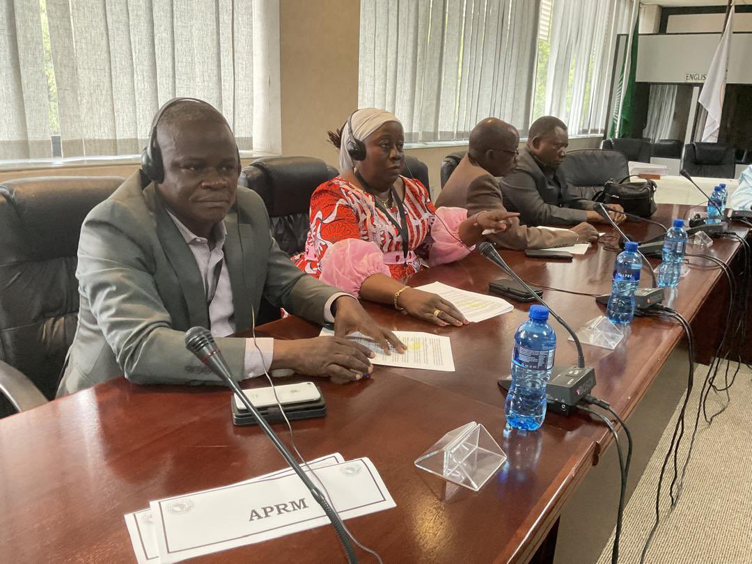 En séjour en Afrique du Sud dans le cadre de nos travaux et en ma qualité de vice-présidente de la Commission des Affaires monétaires et financières du Parlement Panafricain, j'ai pris part à la lecture de la déclaration de solidarité pour la cessation de la guerre à l'Est de la