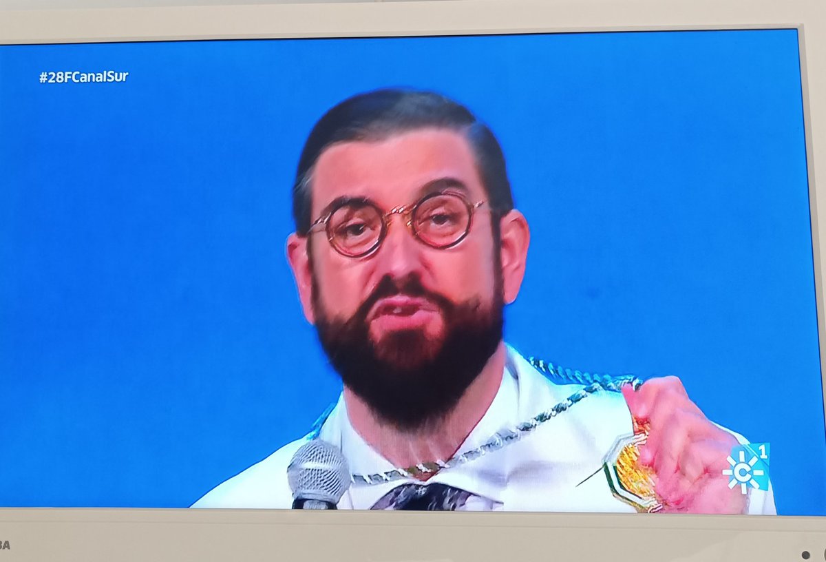 "No hubiera habido #28F sin 4 de diciembre, si #Andalucia no hubiera tomado la calle y la palabra". 🏅Gracias infinitas <a href="/_ManuSanchez_/">Manu Sánchez</a> por tu defensa de lo público, por tu conciencia de clase y por mojarte ahora y siempre. 💚🤍💚 Cuánta grandeza.