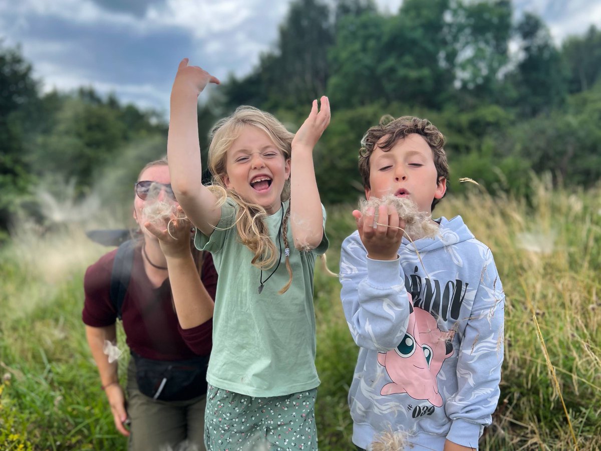 SevenLochs's tweet image. Sun is shining this weekend so pop over to Hogganfield Loch for 2 fun filled days - 7Lochs treasure hunt & guided family nature walk (book here bit.ly/4fkyxmN), @Golfitglasgow games & prizes @bigfeedgla food stalls, live music & more! Sat 1 & Sun 2 March 11am – 3pm.