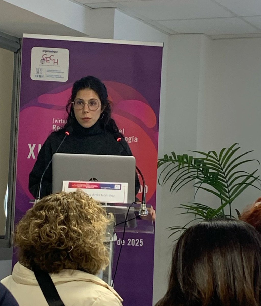 ElenaLandete's tweet photo. Hoy nuestra súper R2 Susana Artés ha brillado 🌟 en la reunión nacional del #GECH y su caso ha sido seleccionado para #Hemato2025 en Oviedo!! Súper orgullosos de ella y de su gran trabajo!! 👏 https://t.co/rugWNscIdV