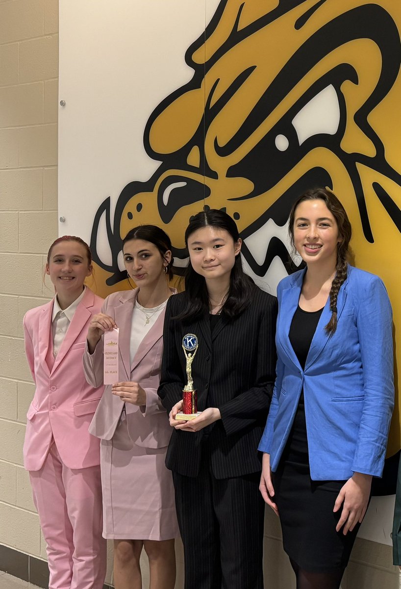 BereaMidpark4n6's tweet image. Great job, gals! Good luck to all our amazing Titans at States this weekend! #BeATitan #BeTitansTogether #CLEspeaks #OHspeaks