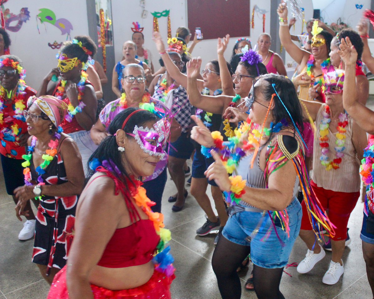 HPPBrasil's tweet photo. 🎉 O “Grito de Carnaval” agitou Castelo Branco, em Salvador! Organizado pela turma do Ginástica do Bem, o evento mostrou o poder da união da comunidade! 💖 Autoestima lá em cima e muita energia contagiante! 💃🏽👏🏽

#bahia #salvador #carnaval https://t.co/nttT8GDwvU
