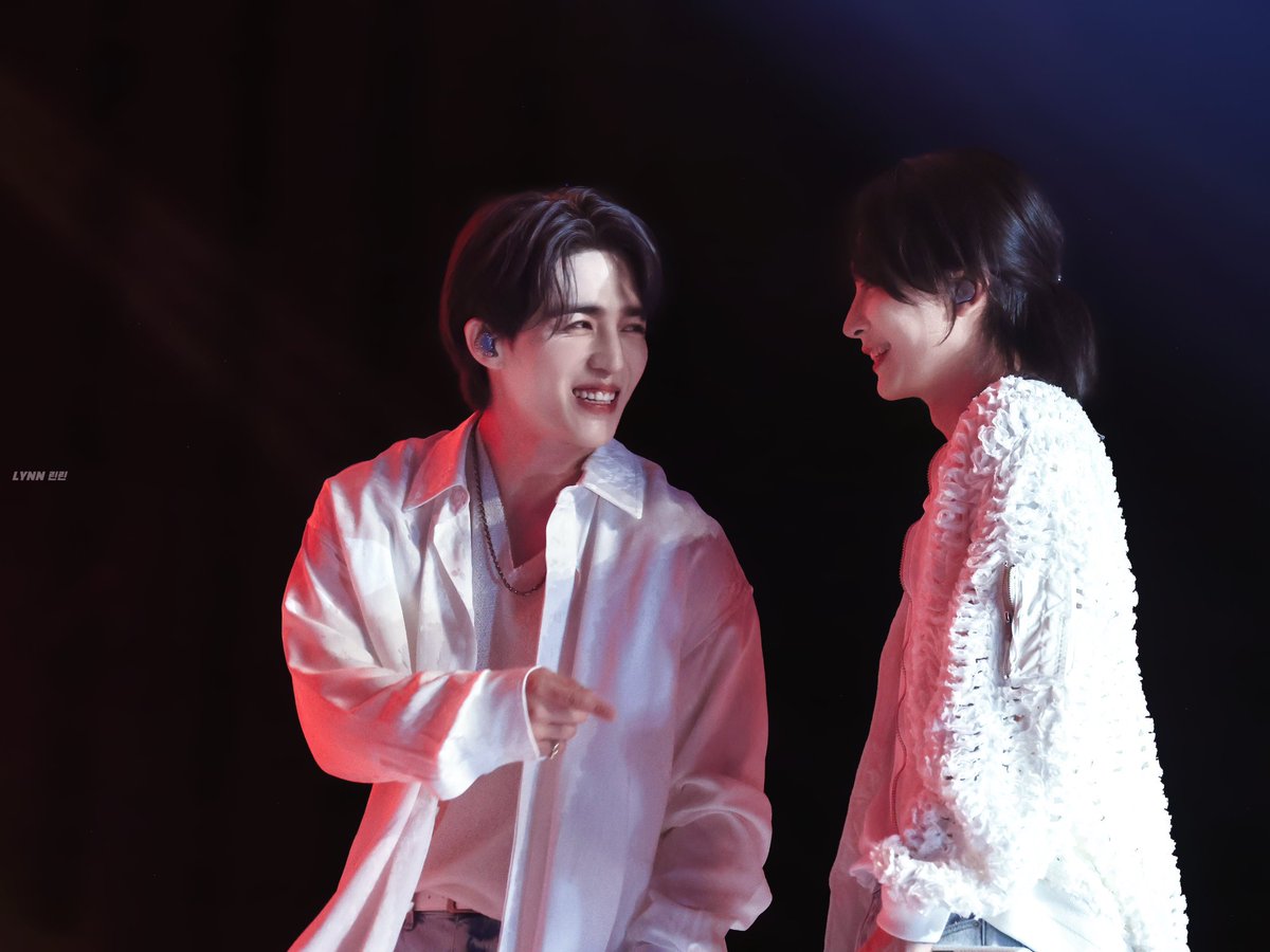 seresadimps_'s tweet image. Valentin&apos;s Day 🌹
(placeholder side story)
—jeongcheol au

A glimpse of Feby’s Valentines day through the years.