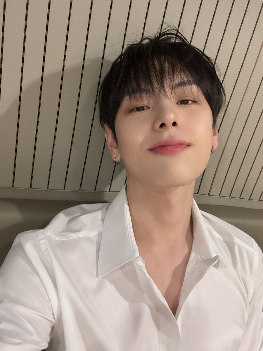 WEi__Member's tweet photo. [#대현] 행복하장!! https://t.co/nSPTHDsG5z
