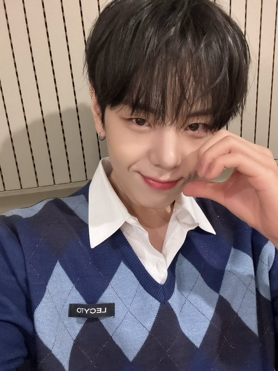 WEi__Member's tweet photo. [#대현] 행복하장!! https://t.co/nSPTHDsG5z