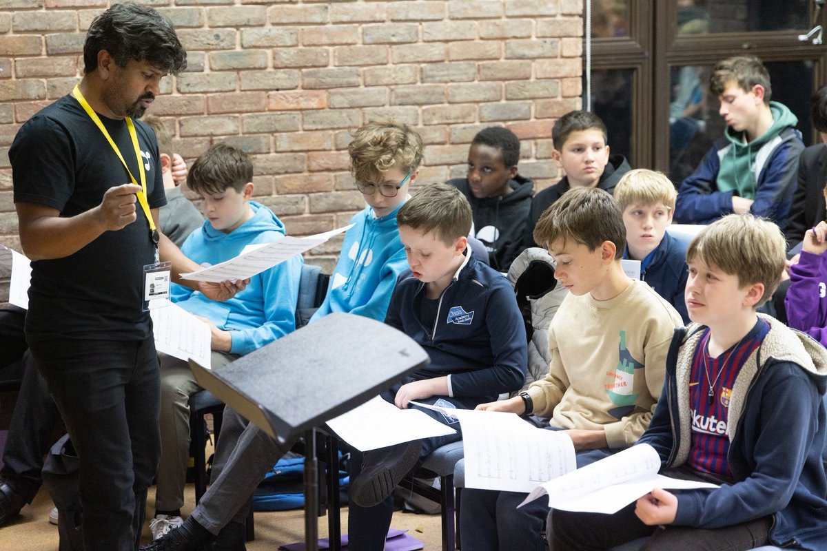 London Youth Choirs (@lonyouthchoirs) on Twitter photo Join our FREE CPD session next week <a href="/George_Greens/">George Green's School</a> with <a href="/THAMES_Music/">THAMES Arts & Music</a> on setting up a school choir and maintaining interest and numbers.
All teachers welcome!
londonyouthchoirs.com/free-cpd-train… Join our FREE CPD session next week <a href="/George_Greens/">George Green's School</a> with <a href="/THAMES_Music/">THAMES Arts & Music</a> on setting up a school choir and maintaining interest and numbers.
All teachers welcome!
londonyouthchoirs.com/free-cpd-train…
