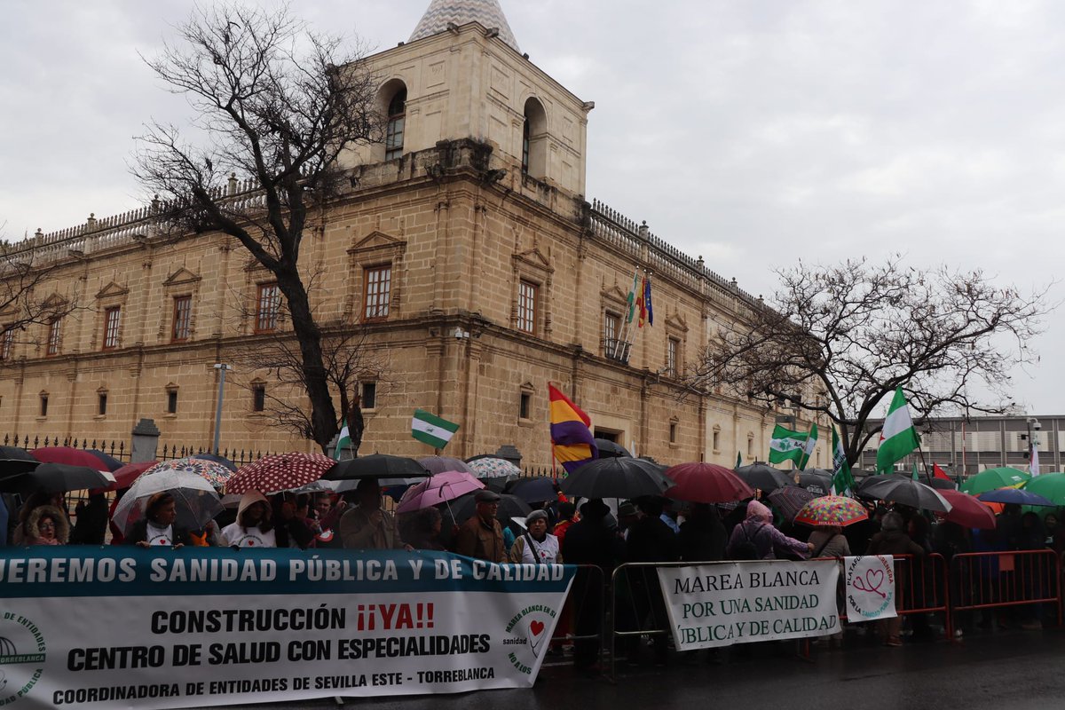 Concentración de este #28F frente a las puertas del Parlamento andaluz.

Frente a los discursos  vacíos y los recortes de Moreno Bonilla, exigimos soberanía, defensa de unos servicios públicos de calidad y pueblos en paz.
