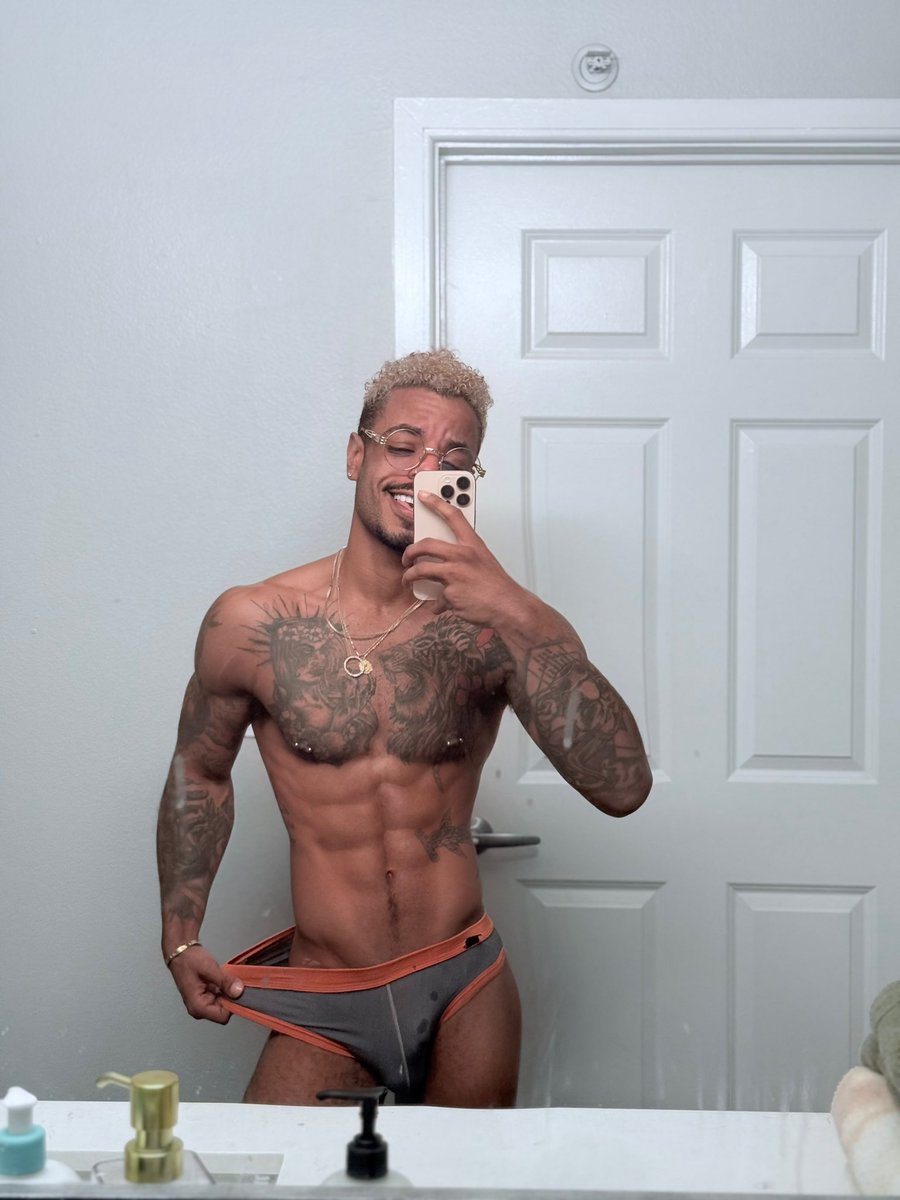 If I was your boyfriend, you wouldn’t need a bedtime… but you’d definitely need rest days. Try me. 😈