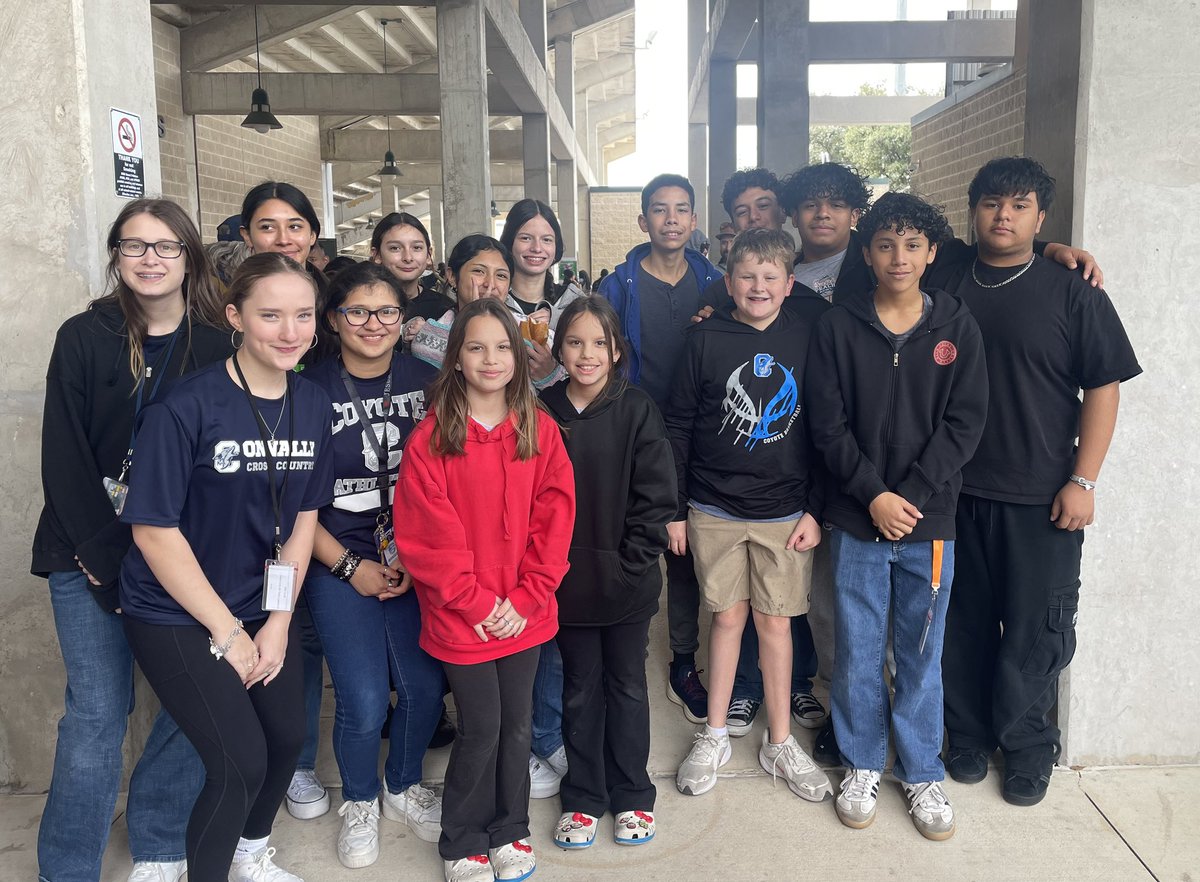 Connally athletes taking the time to support our Special Olympians. Very proud of these student-athletes! #beyondthegame <a href="/NISDConnally/">Connally Coyotes</a>