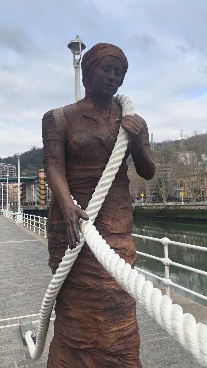 Hemen da Berdintasunaren aldeko 2025eko Zirgari Sarien 10. edizioa.

Aurten, <a href="/Bizkaia/">Bizkaiko Foru Aldundia/Diputación Foral de Bizkaia</a>-rekin batra, saridunak izango dira:
▪️ Ohorezko Saria: Carmen Mijangos.
▪️ Proiektuaren Saria: Musika eta Zure Begirada 
▪️ Erakundearen Saria: <a href="/mujconvoz/">Mujeres con voz✳️</a>.

Etorkizun berdintsuago baten alde!