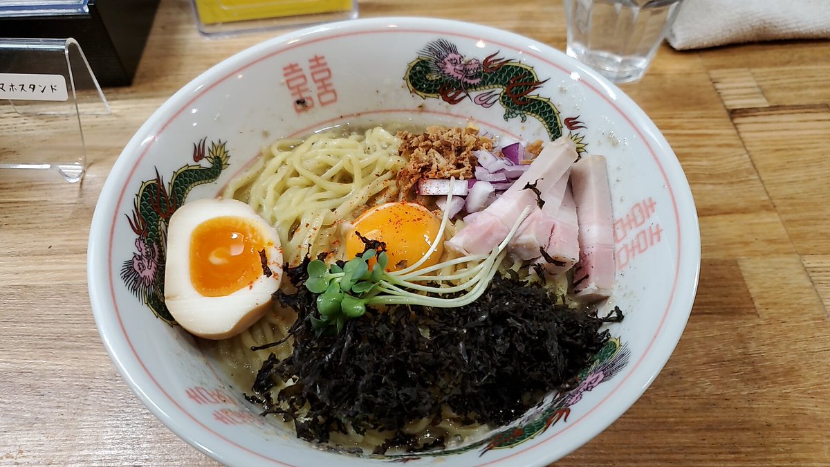 oh_chan_ace's tweet image. ⭐ガンプロコラボ限定メニュー⭐
牡蠣MAZERU～(醤油)+ポルチーニオイルの和え玉@亀戸ジンジャーヌードル
牡蠣はカキフライしか食べない自分が美味しく食べれたくらい旨かった。
粉チーズと胡椒で味変すると更に旨さ倍増。
和え玉投入で更に旨い。
ご馳走さまでした！
#GunPro