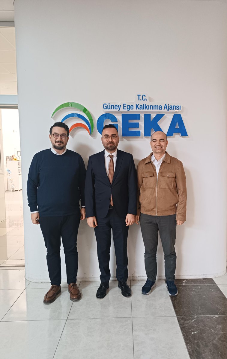 Denizli OSB Teknopark Genel Müdürümüz Prof. Dr. Ersan Öz, PAÜ İİBF Uluslararası Ticaret ve Finansman Bölüm Başkanı Doç. Dr. Uğur Akkoç ile birlikte Güney Ege Kalkınma Ajansı (GEKA) Genel Sekreteri Ümit Gülyağı'nı ziyaret etti.

#dosb #denizliosb #denizliosbteknopark #teknopark