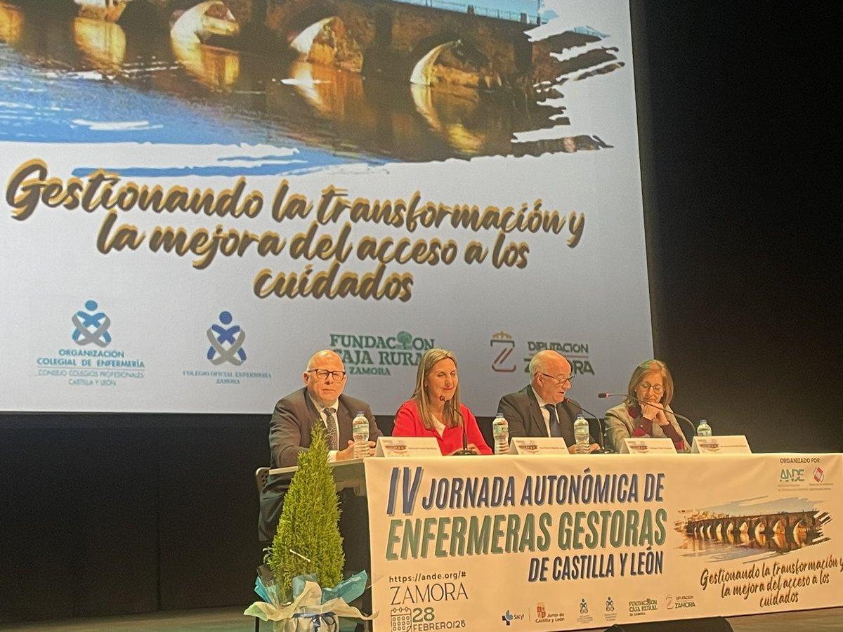 Ana Benito, Directora de Enfermeria del Complejo Asistencial de Zamora cierra la #JDebateANDE junto a Mª Jesús González, vocal de ANDE, el Director de AP de Zamora y el Presidente del Consejo de Colegios de Enfermeria de Castilla-León