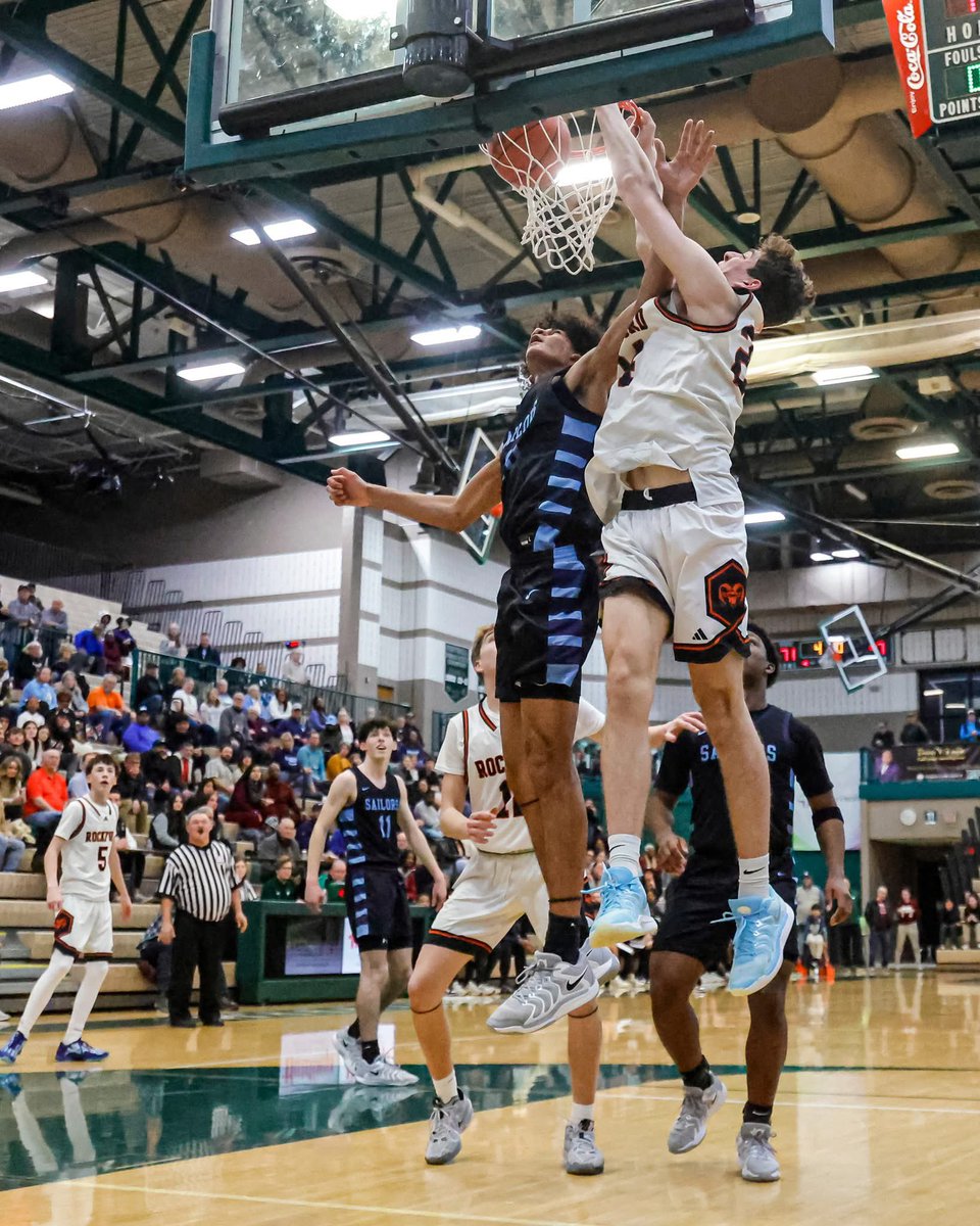 GAMEDAY!!! Rams play for a district 🏆 against Muskegon Big Reds.
⏰ 7:00 PM
📍 Reeths-Puffer HS