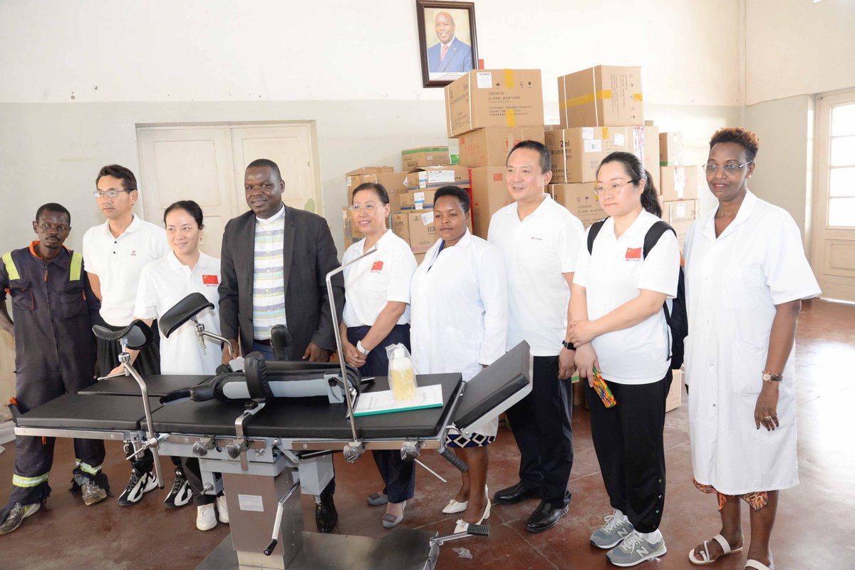 Dr Oscar NIMPAYE (@nimpos12) on Twitter photo Réception d'un don des medicaments, materiels et consommables médicaux offert par le <a href="/AmbChineBurundi/">Ambassade de Chine au Burundi</a> à l'<a href="/hprcinfo/">HPRC Burundi</a> <a href="/mspls_bdi/">Ministère de la Santé Publique Burundi(MSPLS)</a> Réception d'un don des medicaments, materiels et consommables médicaux offert par le <a href="/AmbChineBurundi/">Ambassade de Chine au Burundi</a> à l'<a href="/hprcinfo/">HPRC Burundi</a> <a href="/mspls_bdi/">Ministère de la Santé Publique Burundi(MSPLS)</a>