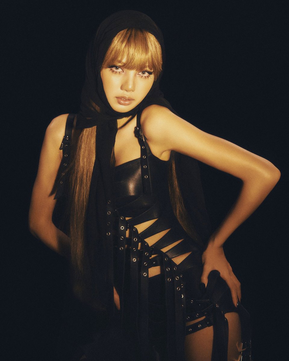 "Alter Ego" by #LISA is now the #1 Album in Apple Music China. 🇨🇳