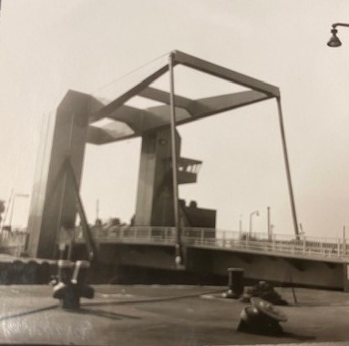 It's Friday, time for the weekly #BridgeQuiz. Who will be first to recognize this bridge?