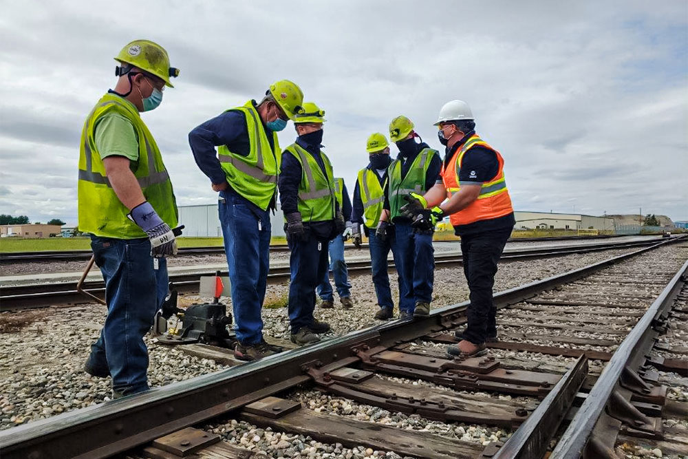 ConrailOfficial's tweet image. WANT TO BE A CONRAIL CONTRACTOR? All personnel, working within the right of way must participate in the CONRAIL Contractor Orientation Training Program. chrome-extension://efaidnbmnnnibpcajpcglclefindmkaj/bit.ly/3WFtVRq
#conrailtraining #contractortraining #conrailsafety