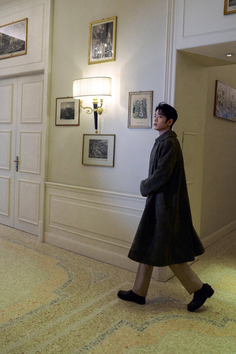 BsTueen's tweet photo. XIAO ZHAN LIVING ART
#XiaoZhanTodsFW25
#XiaoZhanMFW25
#TODSFW25
@Tods 
I really love Xiao Zhan style, it's stylish and comfortable😍 https://t.co/i3xyfDj2Cj