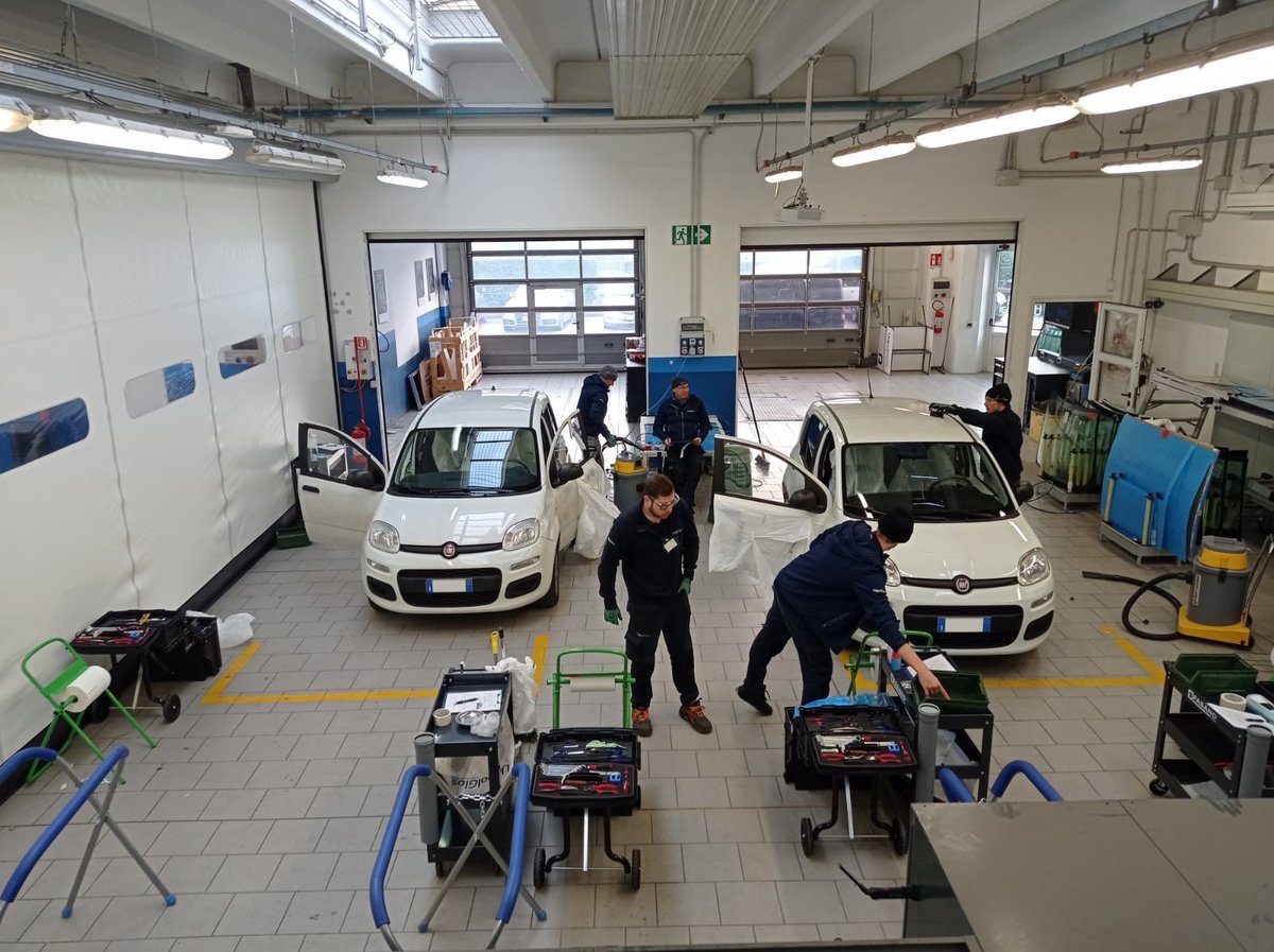 UnipolGlass's tweet photo. Grazie al Laboratorio Tecnico di Formazione di UnipolGlass i nostri tecnici vengono preparati attraverso una formazione completa per garantirvi un servizio sempre efficiente e qualitativo.
Curioso di saperne di più? Leggi l'articolo: https://t.co/dqT6wKZbgk

#UnipolGlass https://t.co/0ZA4blaWjV