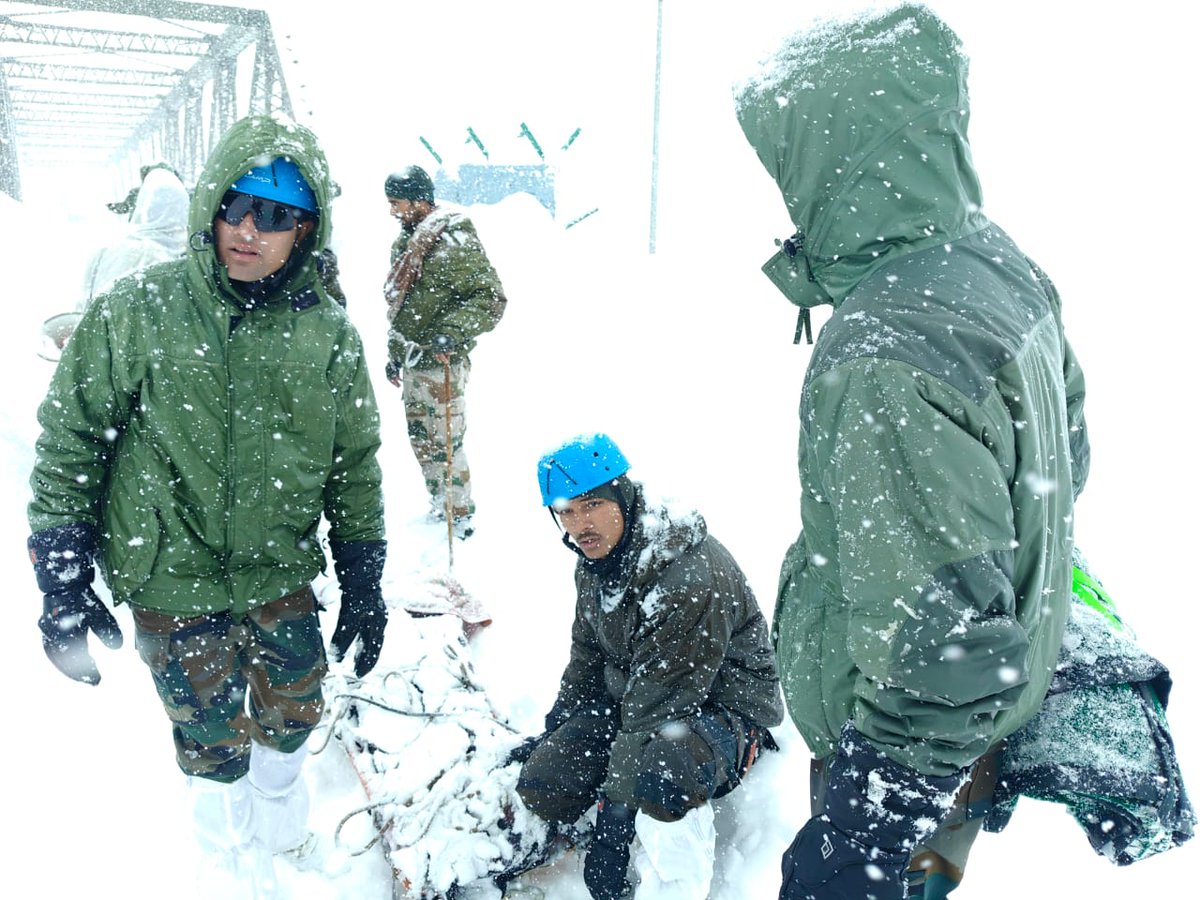 suryacommand's tweet photo. #IndianArmy 
#SuryaCommand 

The  avalanche rescue operation  of the Army in Mana continues unabated despite harsh weather conditions and continuing snow. Efforts to open the road are simultaneously on to extricate the injured and push in more rescue teams. Army doctors at site have performed critical life saving surgeries on the critically injured 
It has been confirmed by BRO that 22 labourers  had managed to escape and have been located  in Badrinath.
Indian army as the #Firstresponders in the unfortunate incident is making all efforts to extricate the balance trapped in soonest timeframe.

#AvalancheRescue #Evacuation 
#UttarakhandAvalanche #ManaAvalanche #BRO #RescueOperation 
#Wecare

@adgpi
@ProDefLko
@PRODefDehradun
@SpokespersonMoD
@HQ_IDS_India
@MinofDefIndia
@ukcmo
@LtGenGurmit
@IndianMtrgFdn