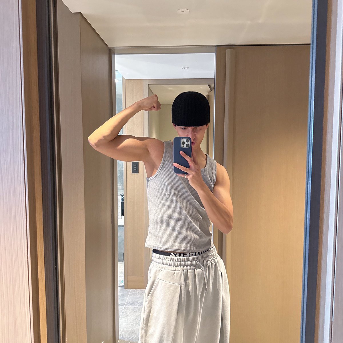 breadvrn's tweet image. salam kenal?