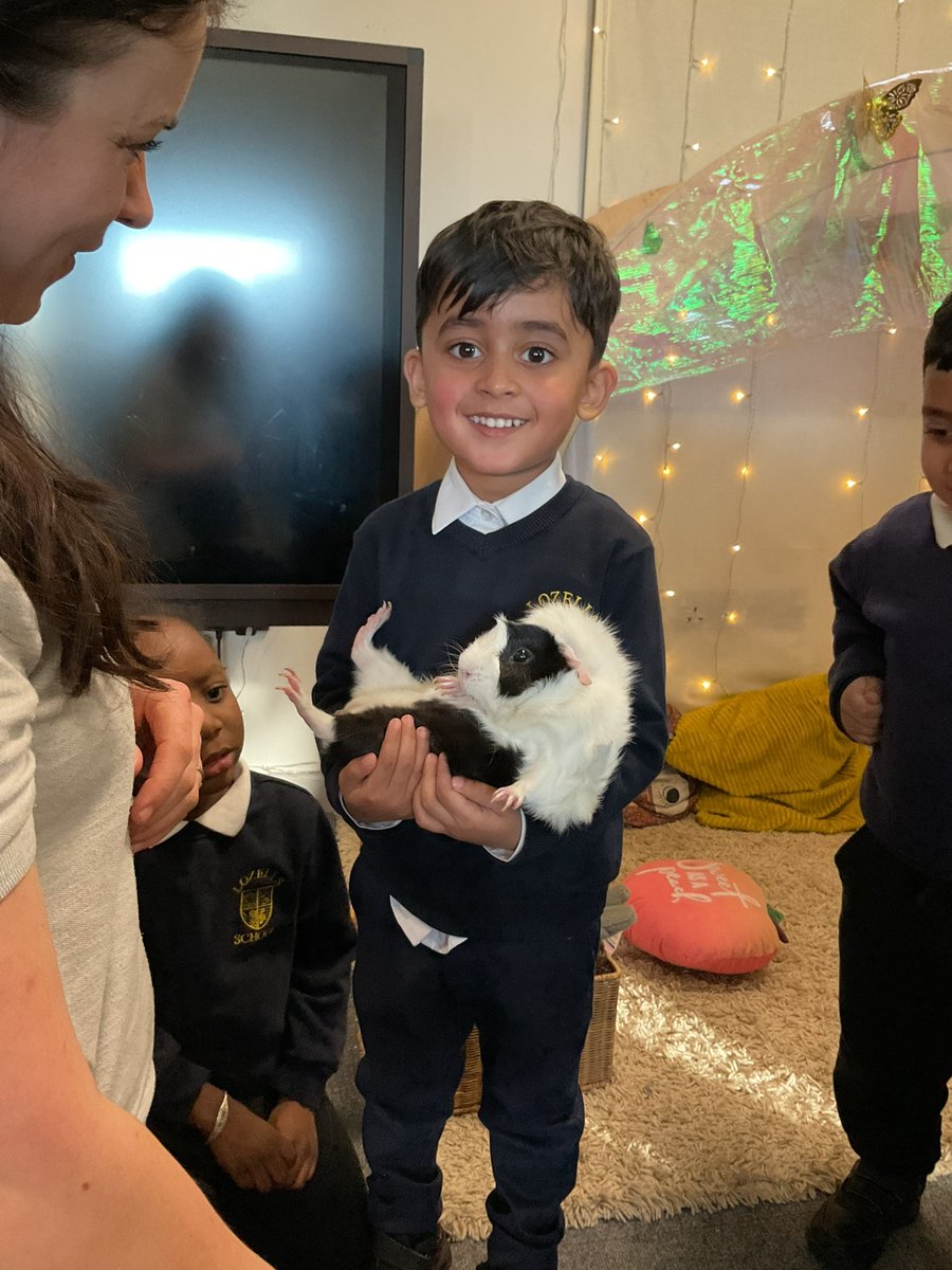 To finish our ‘Amazing Animals’ topic, some special guests came to visit us in nursery…🦉🐍🦎
<a href="/LozellsPrimary/">LozellsPrimarySchool</a> <a href="/MrsAhmedLN/">MrsAhmed</a> <a href="/Dipika4Patel/">Dipika Patel</a>