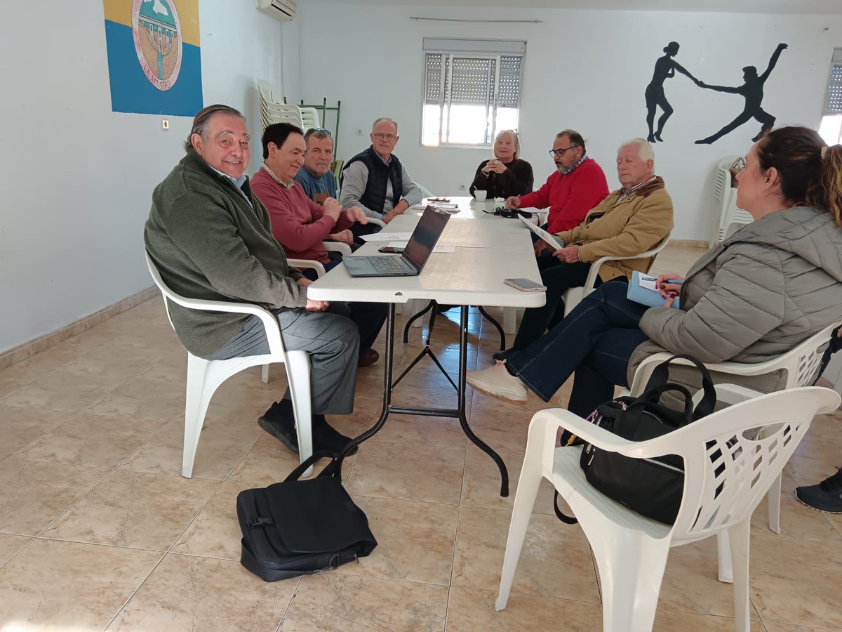 fapacsa's tweet photo. La constitución del Consejo de Barrio de La Piñera en Algeciras marca un hito en la participación ciudadana al establecerse como el primer órgano de su tipo en la ciudad. https://t.co/KQAvrXunka
