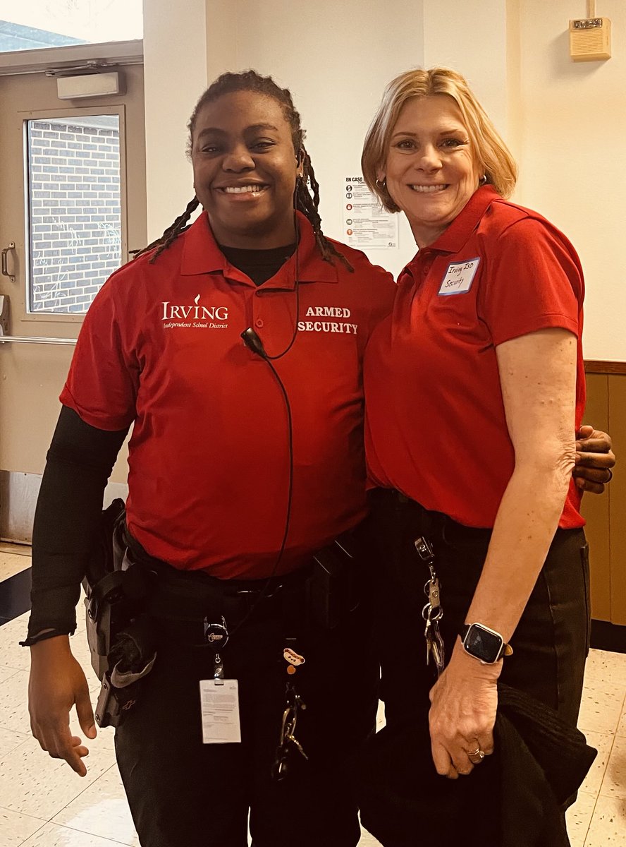 Twinning with my FAVORITE ⁦<a href="/IrvingISD/">Irving ISD</a>⁩ security guard. ⁦<a href="/WTHanes/">WTHanes</a>⁩