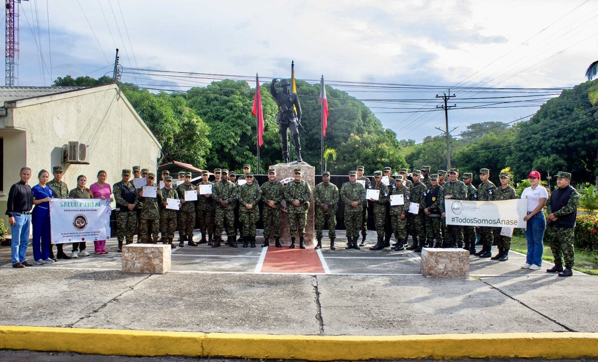 ejercito_COPER's tweet image. 📌#DISAN | A través de la Estrategia "Soldado BÚHO" 🪖🦉, capacitamos al personal en Honda, #Tolima. Mediante actividades enfocadas en la prevención y detección de riesgos de salud mental, fortalecimos las competencias emocionales y conductuales de nuestros soldados.