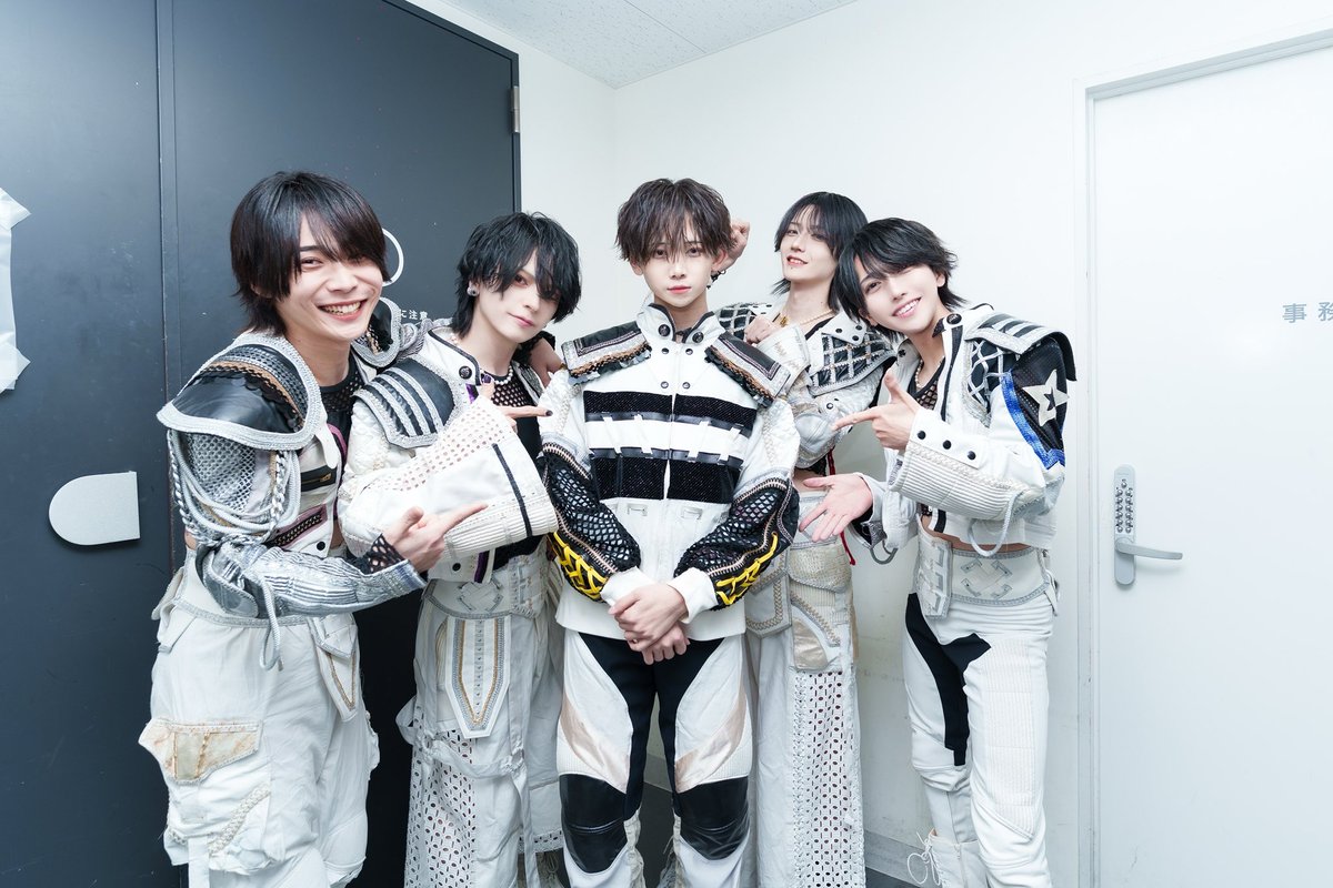 yumeneo_info's tweet photo. 2025.2.28＠横浜1000CLUB
夢喰充電中! vol.96％〜まさむね卒業LIVE〜

クソお世話になりました！！！！
#夢喰NEON https://t.co/bZNp7WbJgS