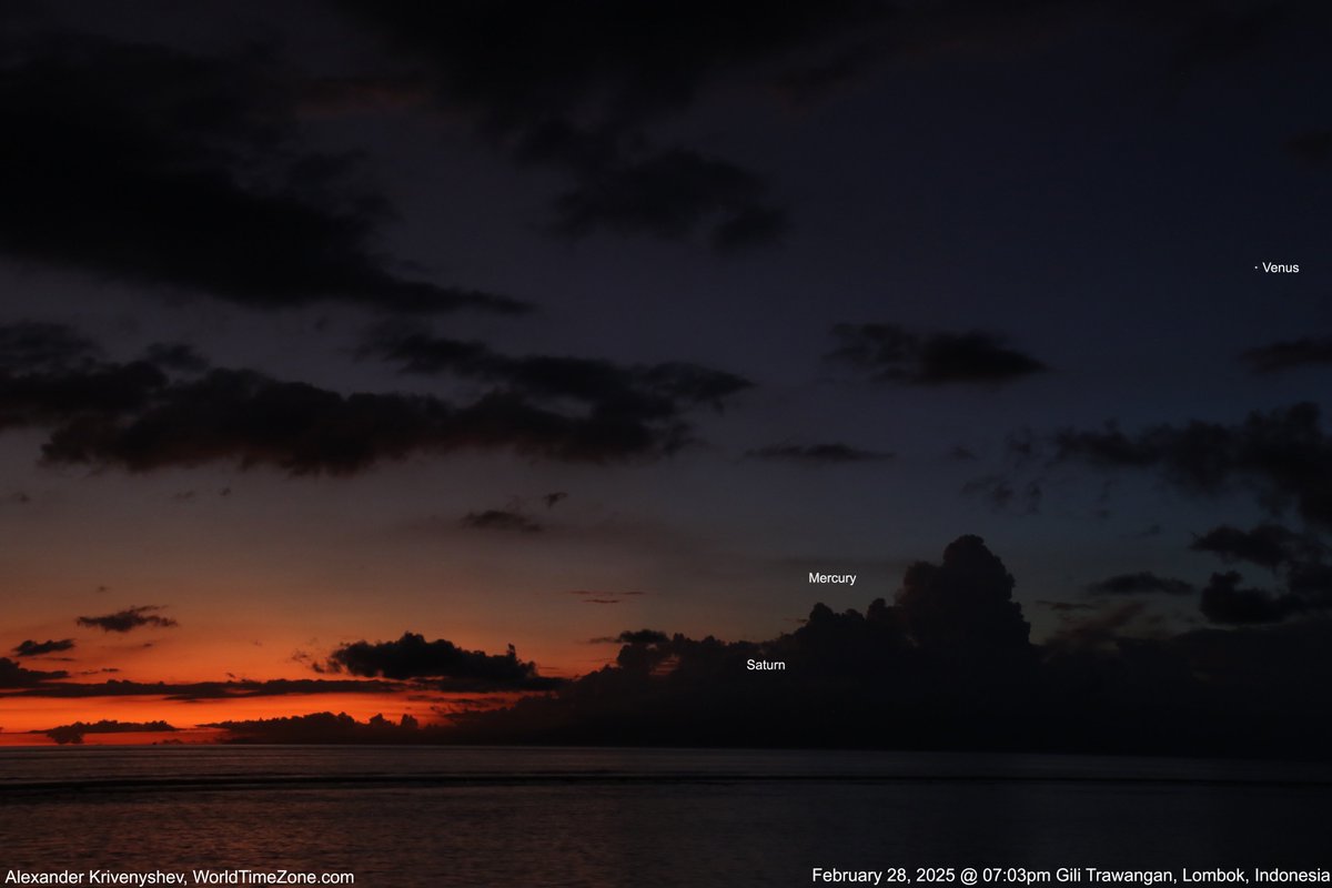 wtz's tweet photo. Saturn, Mercury & Venus - part of the "planet parade" on Feb 28, 2025 from Gili Trawangan, Indonesia.
#planetparade
#paradeofplanets #earthskyscience #nightsky
#gilitrawangan
#lombok #Indonesia
#Venus #Saturn #Mercury
#planets
#astrophotography #clouds #nightphotography https://t.co/SOyd0nE6Vk