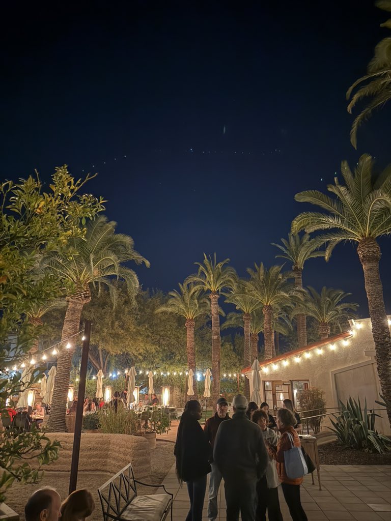 I am currently in Tucson for #WACV2025! 🇺🇸🌵 Excited to present our latest research on #FederatedLearning for Brain MRI databases with different modalities and diseases tomorrow. If you’re around and up for a coffee or food, let’s connect, just reach out! 😄☕🌮