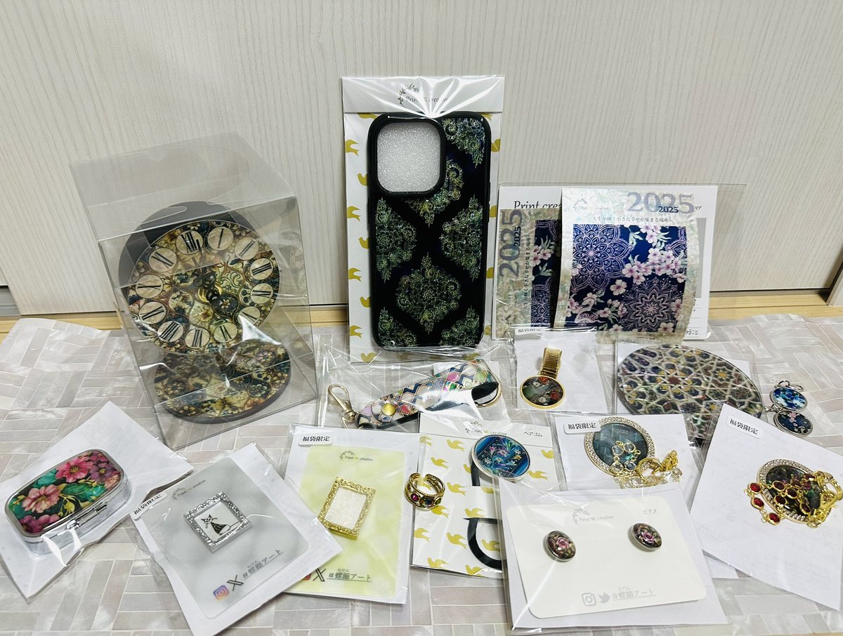 M68_LP's tweet photo. プリクリ（@print_creator ）さん
のHAPPIEST BAG 2025無事購入できました。
初購入の方や常連の方、購入者一人一人のことを考えて、時間も手間もめちゃくちゃかけて作ってくださる感動いっぱいの福袋❤️

#プリクリの福袋
#螺鈿アート
#プリクリの福袋2025
#プリクリの福袋2024 https://t.co/Y9d9Py1llu