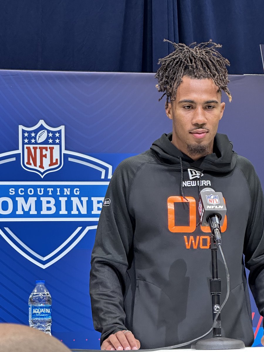 Illinois WR Pat Bryant said he operates with a “no block, no rock” attitude &amp; enjoys getting after it in the ground game. 

Also said football is “all he knows” and is a guy whose willingness to do it all separates him. “I’m just a ballplayer man…”

On if he’s participating