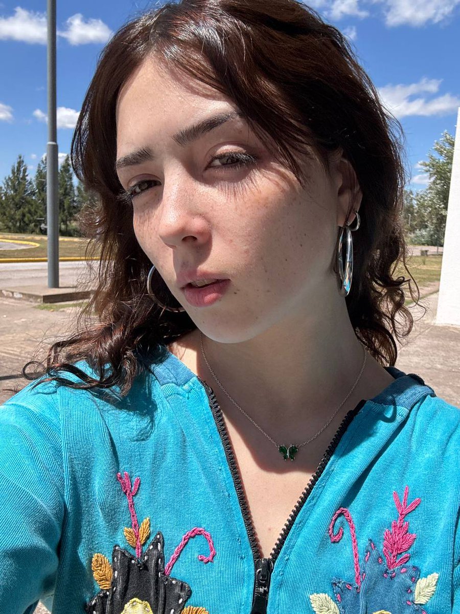 18yoangel's tweet photo. Would you smash or pass my underweight 116Lb hairy, flat and ugly body? https://t.co/9ghMvmwq8l