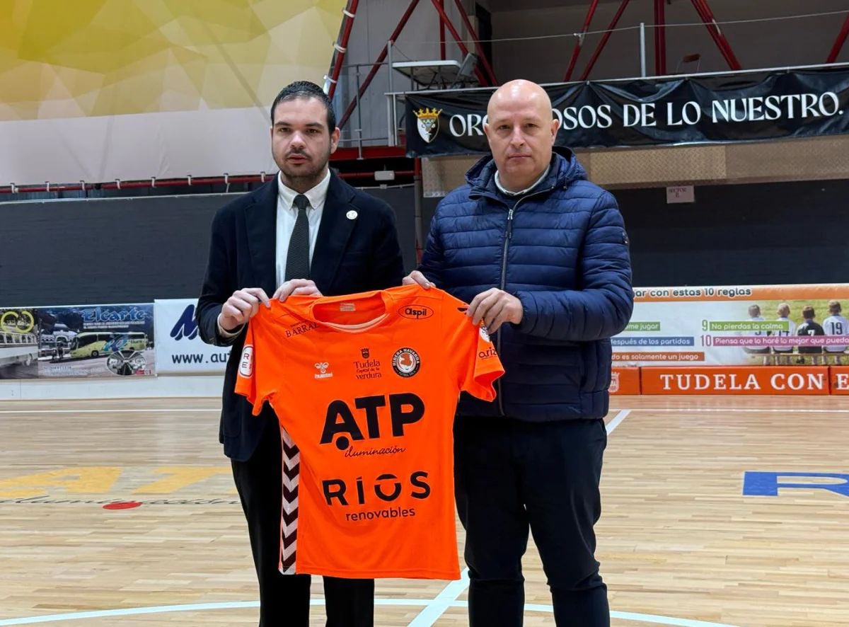 DZAMORANOV's tweet photo. 😃🧡 Tras varios días de trabajo, estoy muy feliz de poder anunciar que soy nuevo entrenador de @RiberaNavarraFS. Un paso importante en mi carrera con mucha responsabilidad. Desde ya con la mente puesta en lograr el objetivo. Agradecer al club la confianza puesta en mí. ⬇️ https://t.co/xdZKG8C9Rc