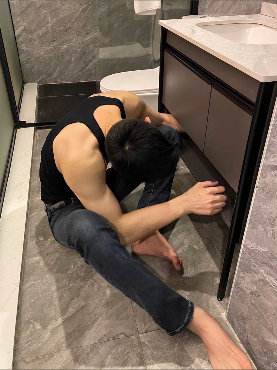 舅很大18 (上海可约拍) tweet media