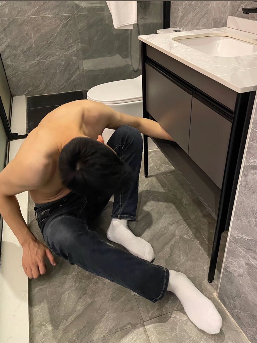 舅很大18 (上海可约拍) tweet media