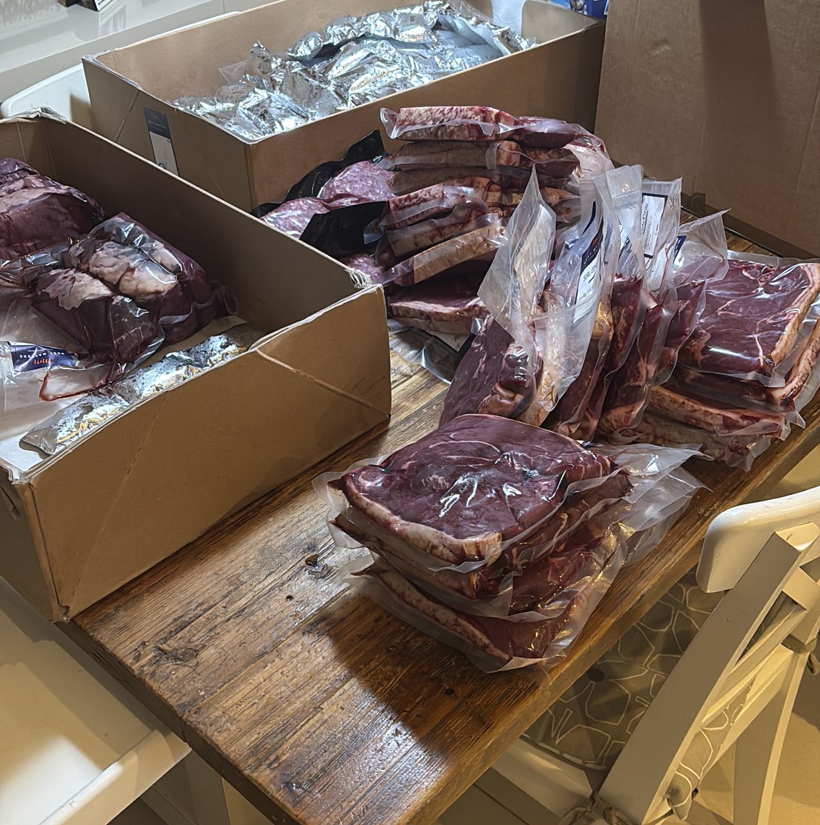 dan_lydiate's tweet image. Beef boxes sold out #beefbox #carnivore
Welsh black 🐃🥩 fed on grass ✅ organic ✅