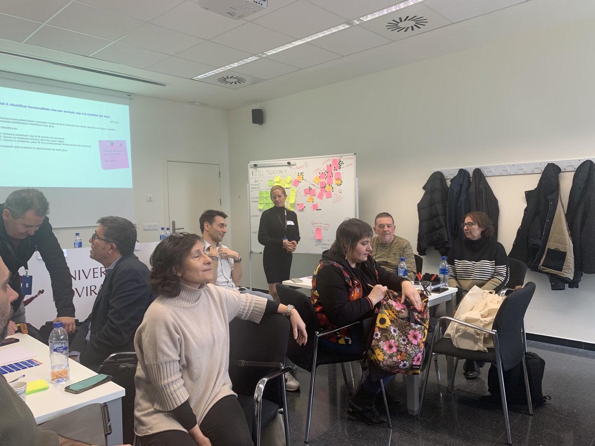 <a href="/RconeixementURV/">Càtedra Universitat i Regió del Coneixement URV</a> ha coordinat la jornada de treball per tal de configurar un espai d’innovació rural. Amb la participació d’agents del territori i el suport de la <a href="/Dipta_cat/">Diputació de Tarragona</a> <a href="/universitatURV/">Universitat Rovira i Virgili</a> #RURALITAT #TERRITORI #TERRESDELEBRE #INNOVACIÓ #CATALUNYASUD #CAMPDETARRAGONA #TORTOSA