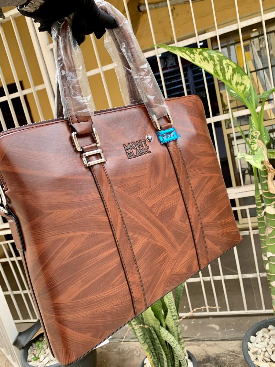 tolexy17's tweet photo. High Quality Mont Blanc Leather Bags in store.

🌹Price - k https://t.co/O9KI5kX37I