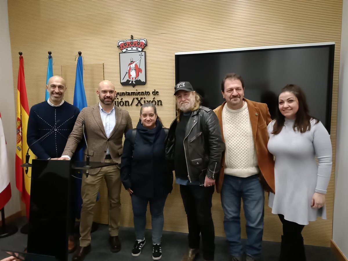 Onda Cero Gijón (@ondacerogijon) on Twitter photo El Ayuntamiento de Gijón garantiza la celebración del programa 'Siente Xixón', de música en vivo en locales. Sus bases fueron denunciadas por la asociación 'Asturias de Noche'. El concejal <a href="/ChusMarSal/">Jesús M. Salvador</a> ha anunciado modificaciones en las bases cuando se conozca la sentencia El Ayuntamiento de Gijón garantiza la celebración del programa 'Siente Xixón', de música en vivo en locales. Sus bases fueron denunciadas por la asociación 'Asturias de Noche'. El concejal <a href="/ChusMarSal/">Jesús M. Salvador</a> ha anunciado modificaciones en las bases cuando se conozca la sentencia