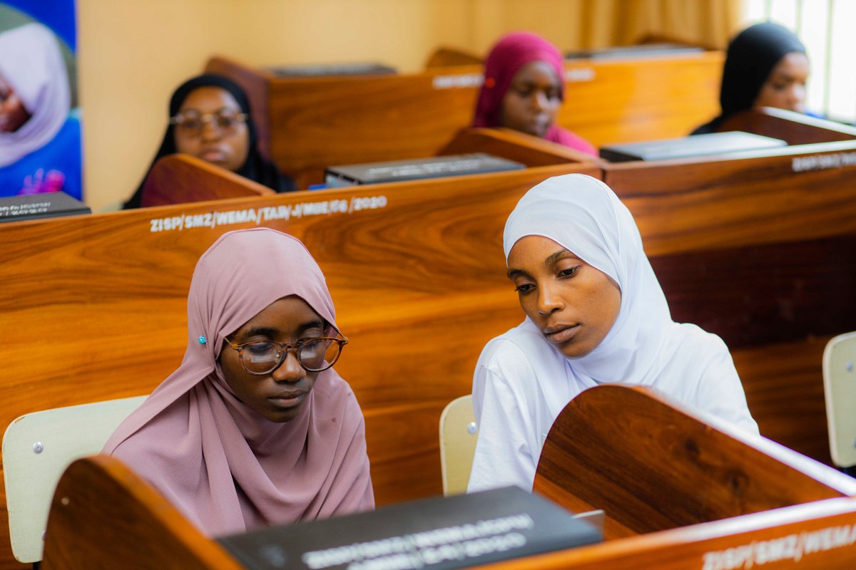 unwomentanzania's tweet photo. We’re halfway through our 10-day @AGCCIAfrica_1  coding camp in Zanzibar!

Over the past 5 days, our #BintiDijitali's have explored design thinking, next-generation tech, Scratch coding, and digital marketing.

Next up: mobile app development, robotics programming, graphic design, and exciting project presentations!